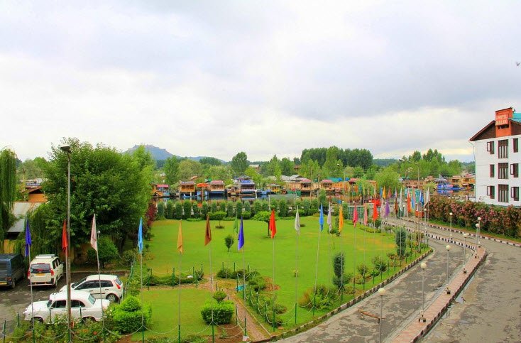 Heemal Park, Srinagar, Jammu and Kashmir - Vushii.com Heemal Park, Srinagar, Jammu and Kashmir - Vushii.com